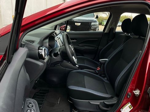 Used 2025 Nissan Versa SV image 10