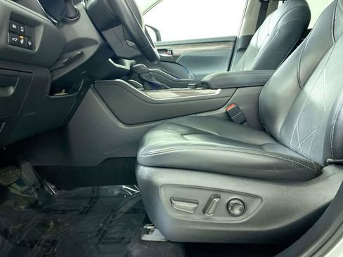 Used 2021 Toyota Highlander Platinum image 20
