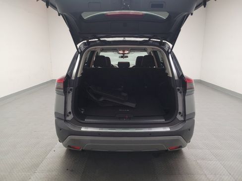 Used 2021 Nissan Rogue SV image 29