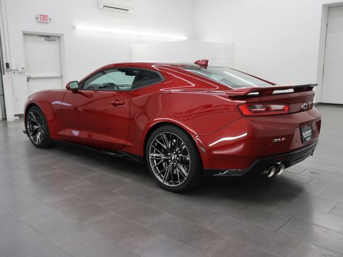 Used 2017 Chevrolet Camaro ZL1 RWD image 6