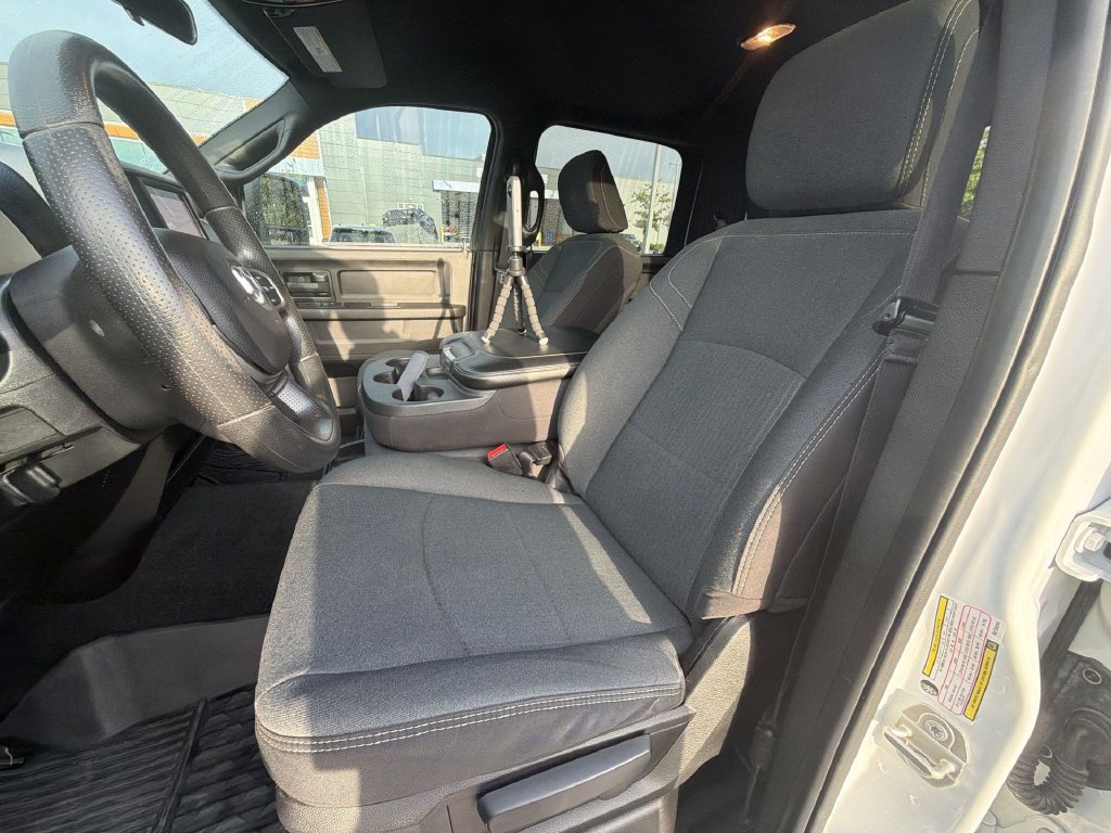 Used 2024 RAM 2500 Tradesman w/ Chrome Appearance Group AWD/4WD image 8