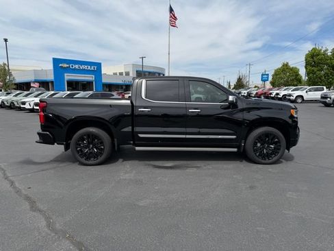 Used 2025 Chevrolet Silverado 1500 High Country AWD/4WD image 8