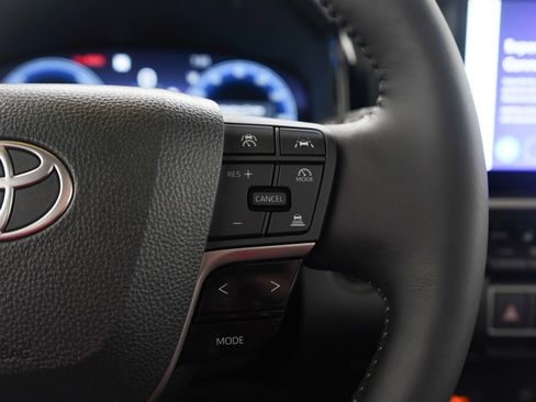 Used 2026 Toyota Camry XLE w/ Premium Plus Package image 26