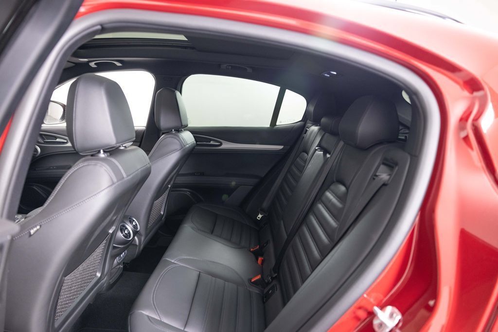 New 2026 Alfa Romeo Stelvio Sprint AWD/4WD image 32