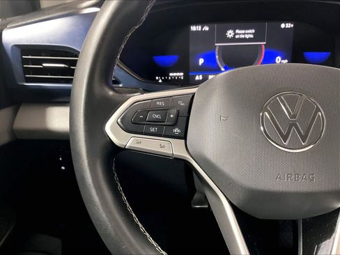 Certified 2022 Volkswagen Taos SE image 22