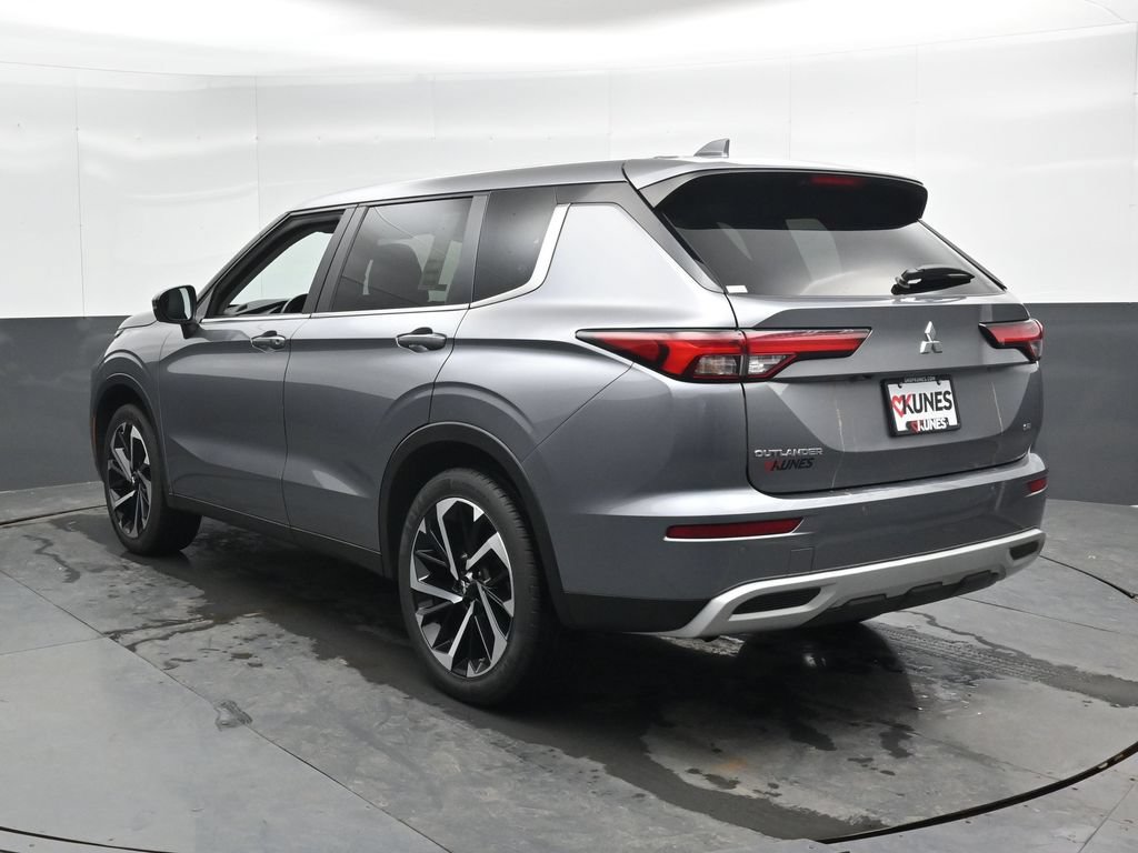Used 2024 Mitsubishi Outlander SE AWD/4WD image 9