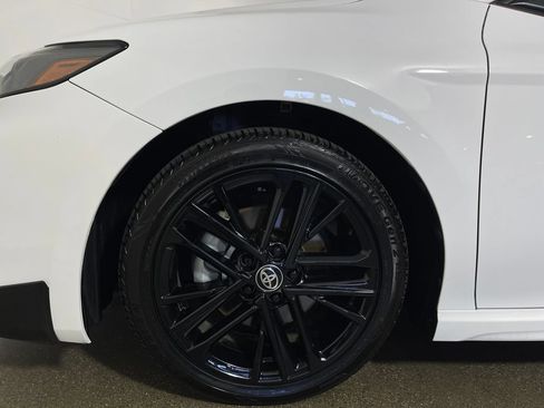 Used 2025 Toyota Camry SE FWD image 11