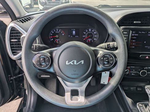 Used 2022 Kia Soul LX w/ Technology Package FWD image 15