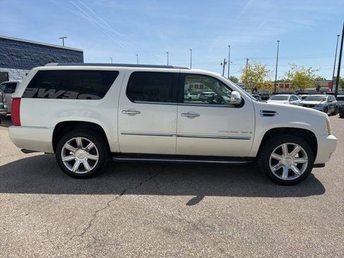 Used 2008 Cadillac Escalade ESV AWD image 6