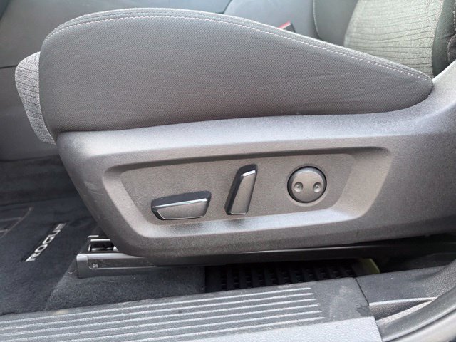 Used 2023 Nissan Rogue SV FWD image 9