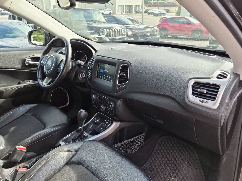 Used 2019 Jeep Compass Latitude w/ Cold Weather Group AWD/4WD image 21