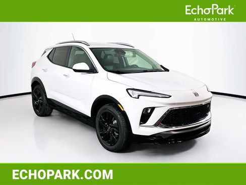 Used 2024 Buick Encore GX Sport Touring image 1