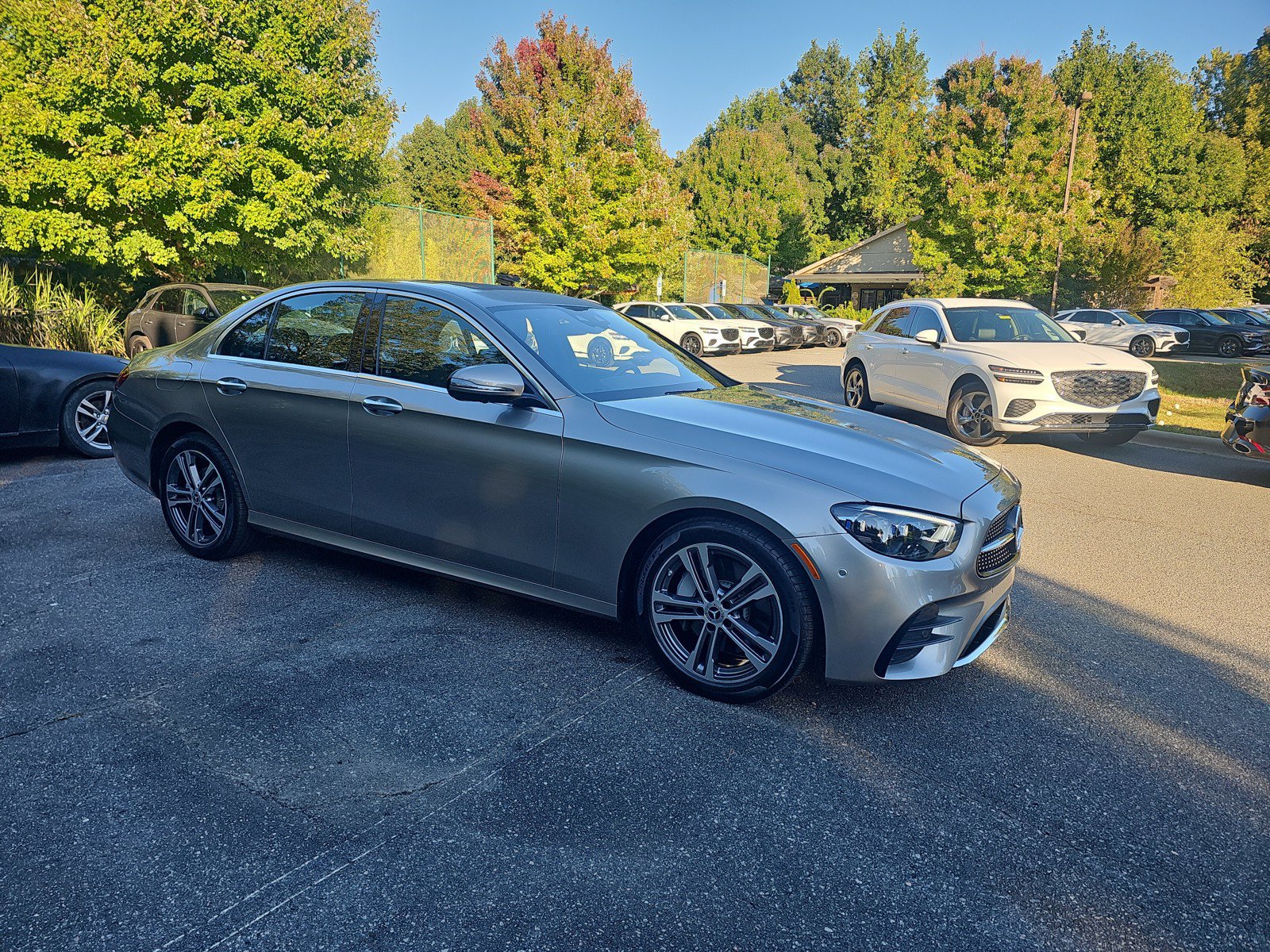 Used 2023 Mercedes-Benz E 350 4MATIC Sedan image 3