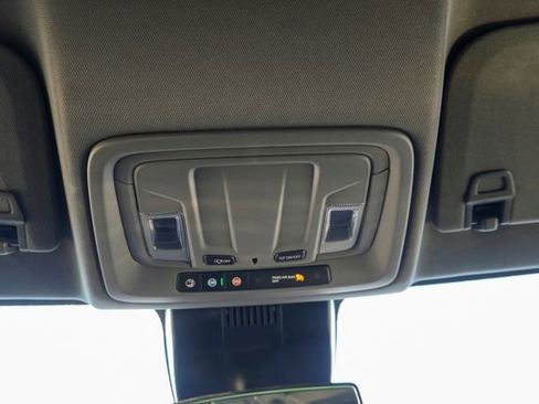 Used 2025 Chevrolet Silverado 1500 LT image 25