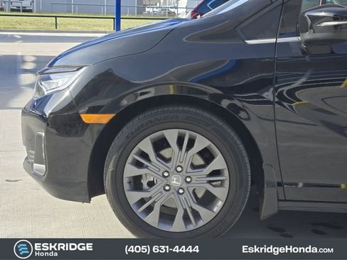 Used 2025 Honda Odyssey Touring image 8