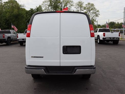 New 2025 Chevrolet Express 3500 Work Van w/ Chrome Appearance Package image 22