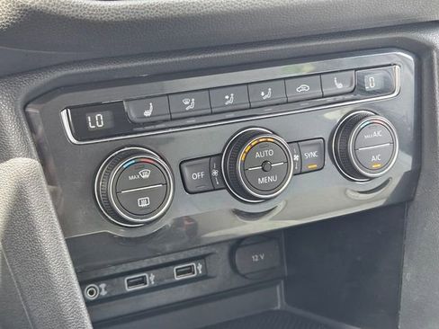 Used 2018 Volkswagen Tiguan SE FWD image 26