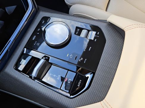 New 2026 BMW X3 xDrive30 w/ M Sport Package image 24