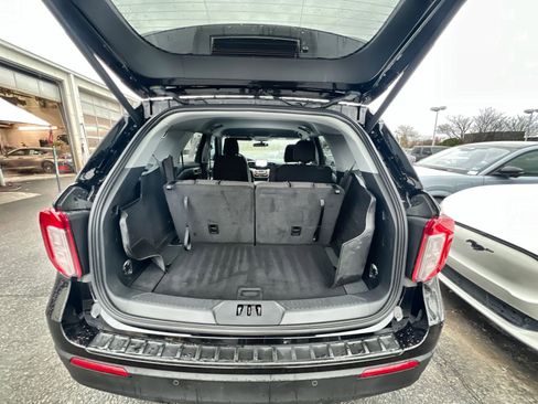 Used 2023 Ford Explorer XLT image 25
