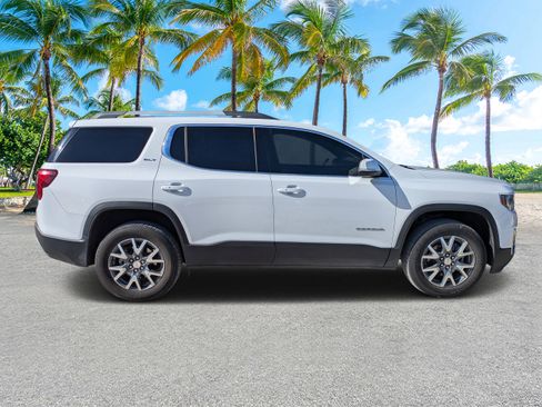 Used 2023 GMC Acadia SLT FWD image 3