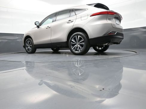 Certified 2023 Toyota Venza LE AWD/4WD image 31