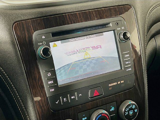 Used 2017 Chevrolet Traverse LT w/ Style and Technology Package FWD image 17