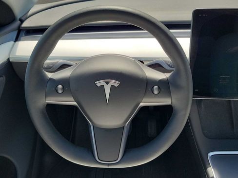 Used 2024 Tesla Model Y Long Range AWD/4WD image 20