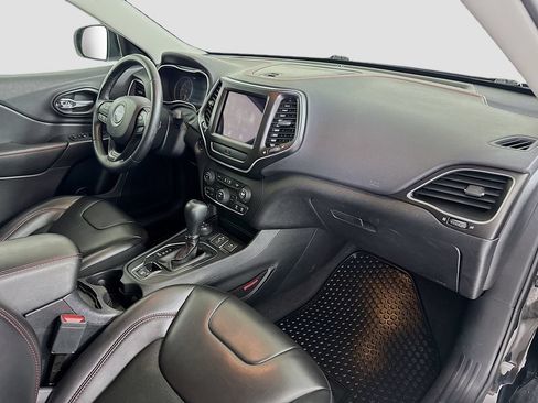 Used 2020 Jeep Cherokee Trailhawk AWD/4WD image 29