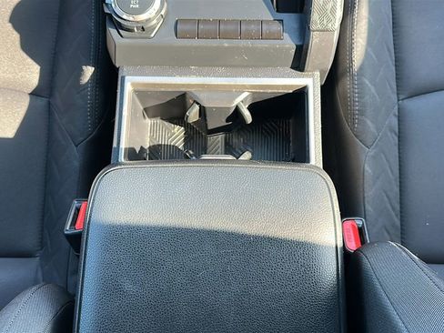 Used 2025 Toyota Tacoma SR5 AWD/4WD image 29