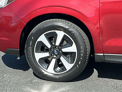 Used 2017 Subaru Forester 2.5i Premium w/ All-Weather Package AWD/4WD image 9