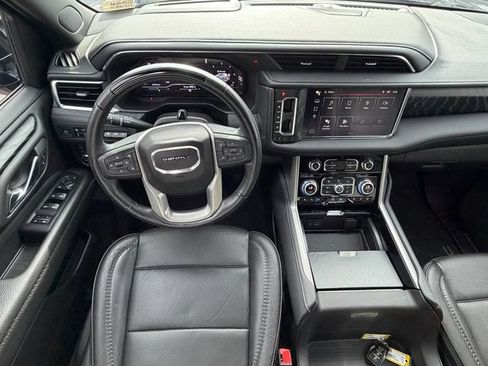 Used 2023 GMC Yukon XL Denali w/ Advanced Technology Package AWD/4WD image 18