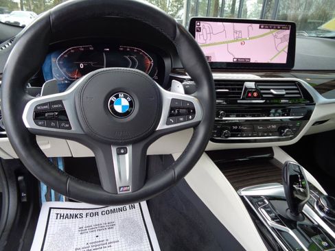 Used 2022 BMW 540i xDrive w/ Executive Package image 11