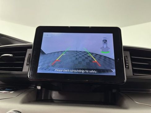 Used 2022 Ford Explorer XLT image 22