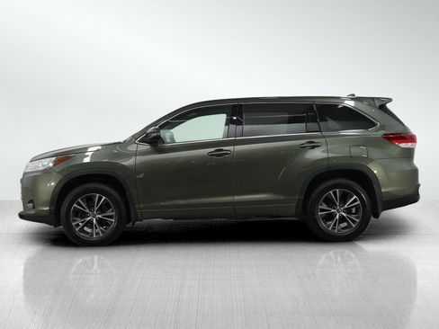 Used 2017 Toyota Highlander Plus image 2
