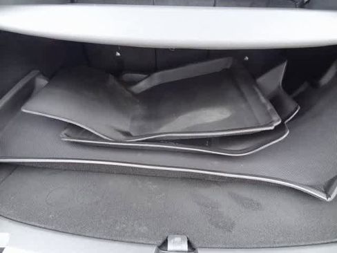 Used 2025 Tesla Model Y Long Range image 9