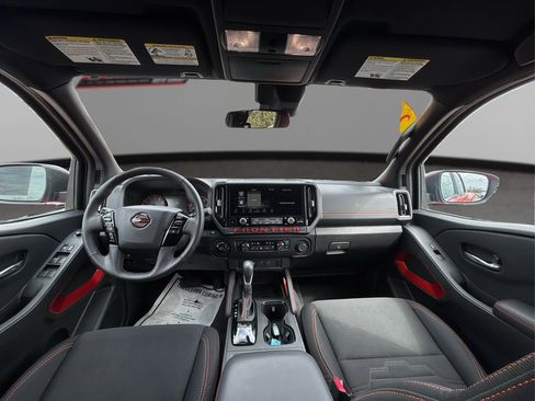 Certified 2025 Nissan Frontier PRO-4X image 25