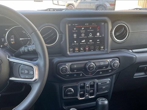 Used 2023 Jeep Wrangler Unlimited Sahara AWD/4WD image 6
