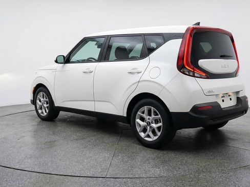 Used 2025 Kia Soul LX w/ LX Technology Package image 6