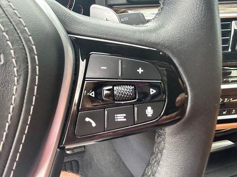 Certified 2022 BMW 530i xDrive 530i xDrive Sedan w/ Convenience Package image 19