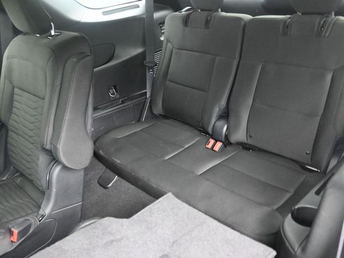 Used 2020 Ford Explorer XLT image 15