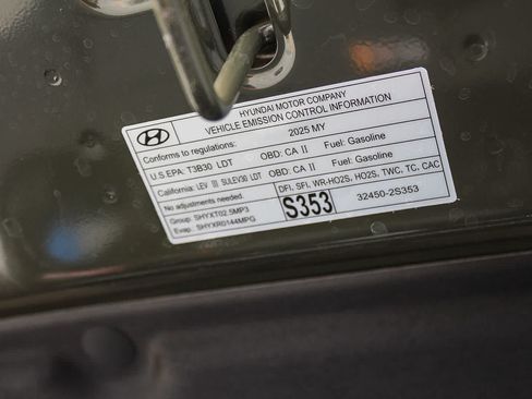 Used 2025 Hyundai Santa Fe SEL FWD image 14