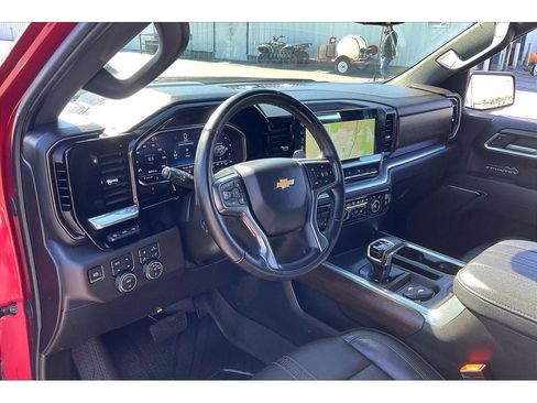Used 2025 Chevrolet Silverado 1500 High Country w/ Technology Package AWD/4WD image 13