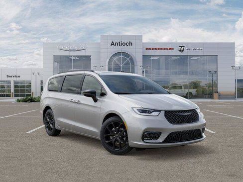 New 2026 Chrysler Pacifica Limited w/ S Appearance Package FWD image 8
