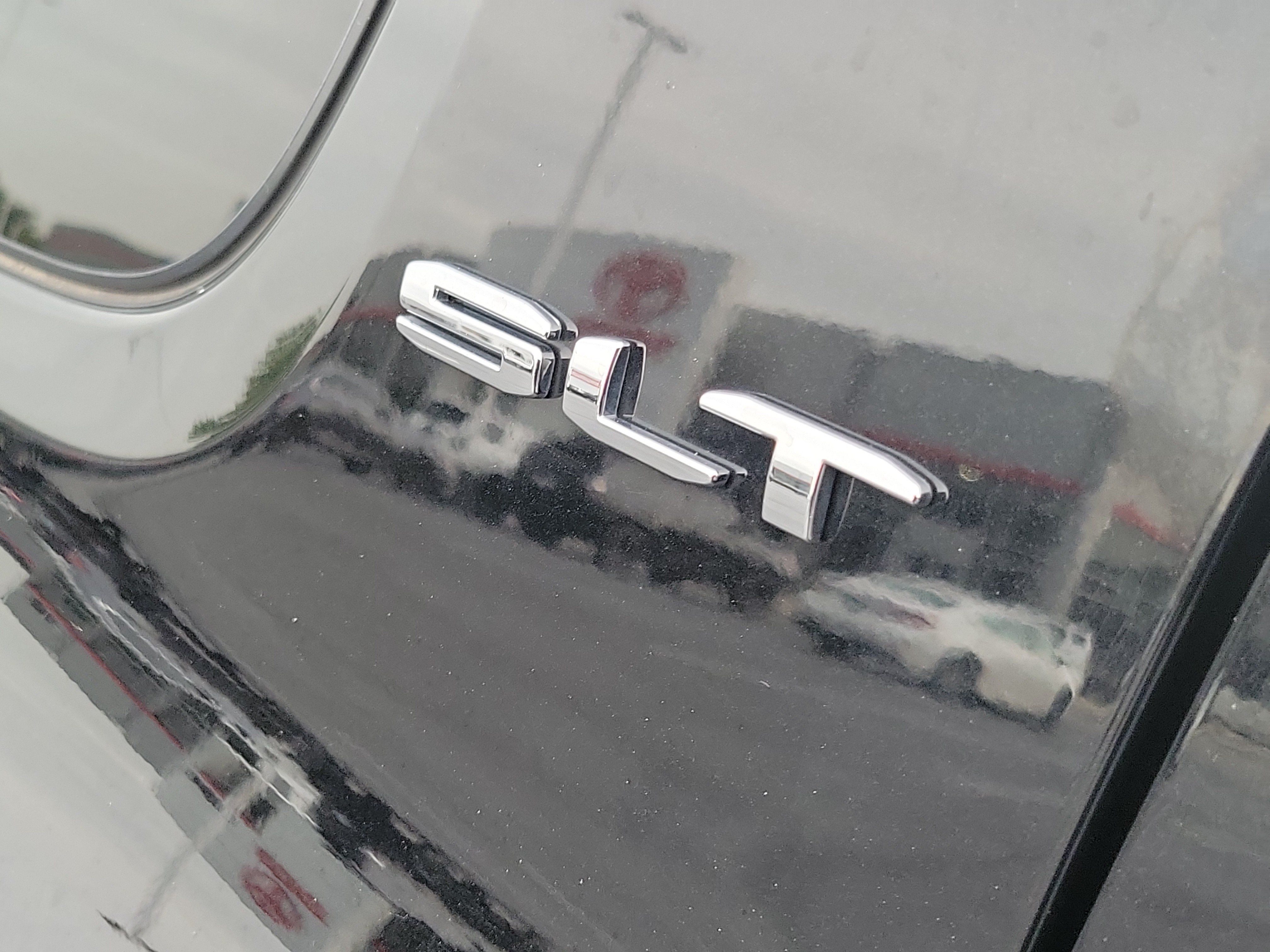 Used 2023 GMC Acadia SLT w/ Preferred Package AWD/4WD image 7
