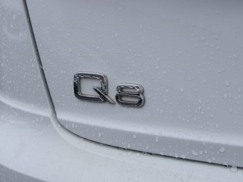 Used 2019 Audi Q8 Prestige w/ Luxury Package AWD/4WD image 8