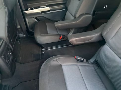 Used 2023 Ford Explorer XLT image 17