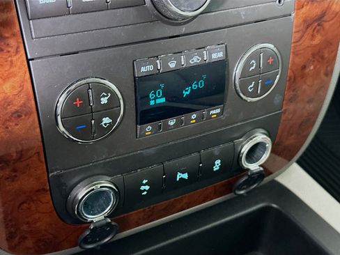 Used 2013 Chevrolet Tahoe LT w/ Luxury Package image 21