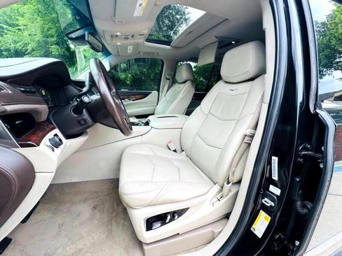 Used 2015 Cadillac Escalade ESV Luxury image 8