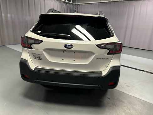 Used 2024 Subaru Outback Premium AWD/4WD image 6
