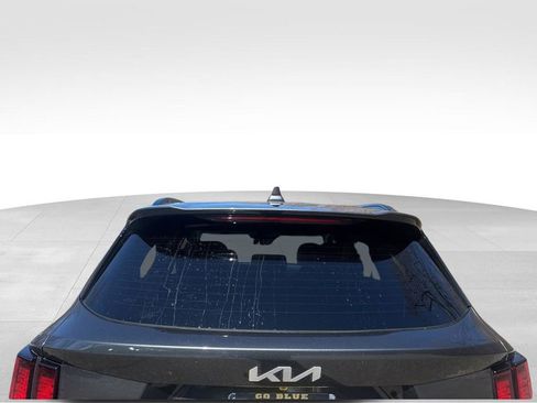 Used 2022 Kia Sorento S image 14